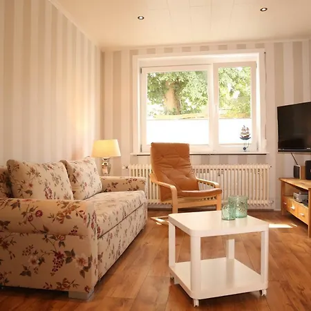 Witte Huuske بيت للعطل *